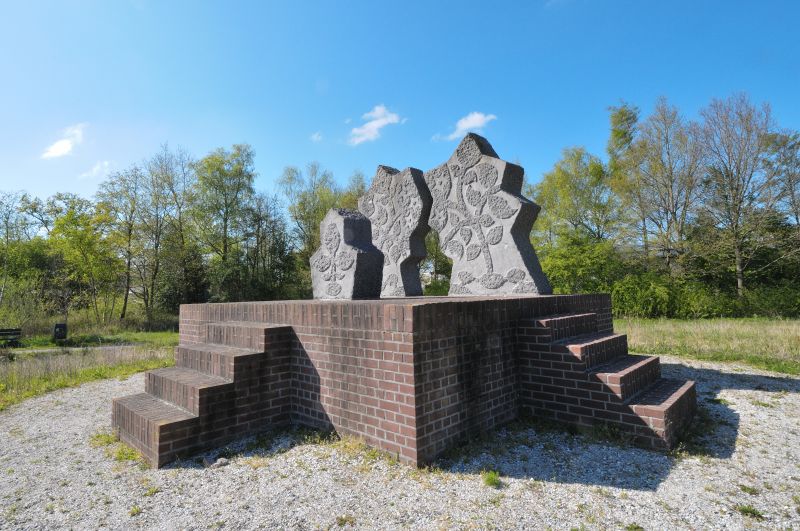 Monumint foar it Bintsje (1999) in Burgum